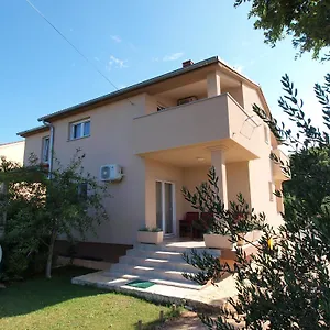 Apartments Jere 719 , Pola Croazia
